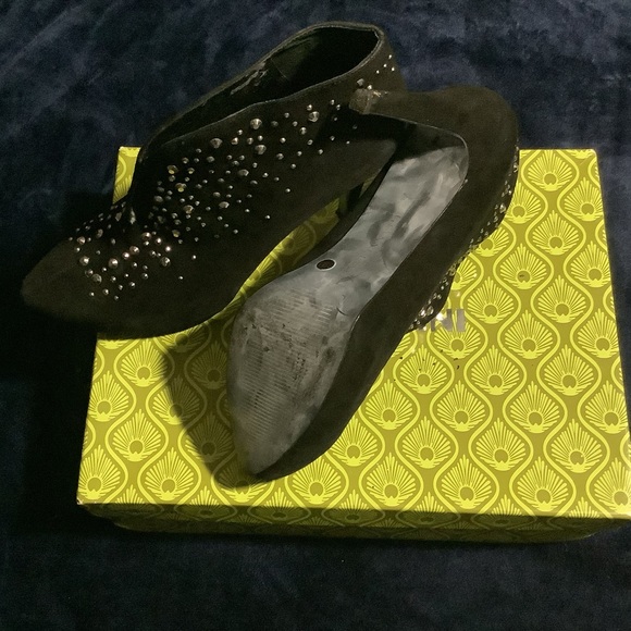🛑 Gianni Bini Galena Rhinestone Suede Bootie Heels - Picture 5 of 12